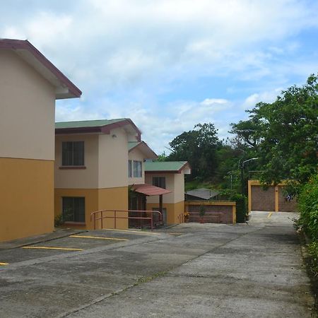 Hotel La Villa Quesada  ภายนอก รูปภาพ