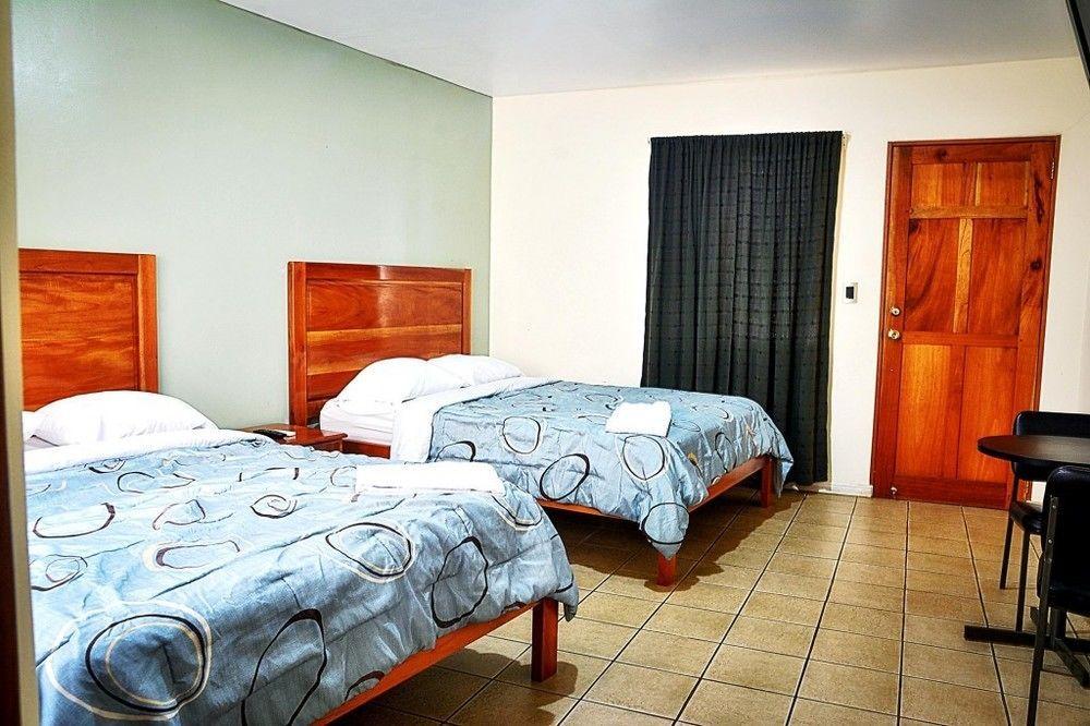 Hotel La Villa Quesada  ภายนอก รูปภาพ