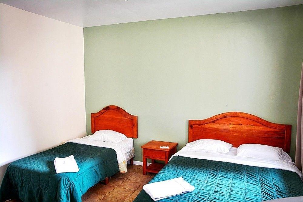 Hotel La Villa Quesada  ภายนอก รูปภาพ