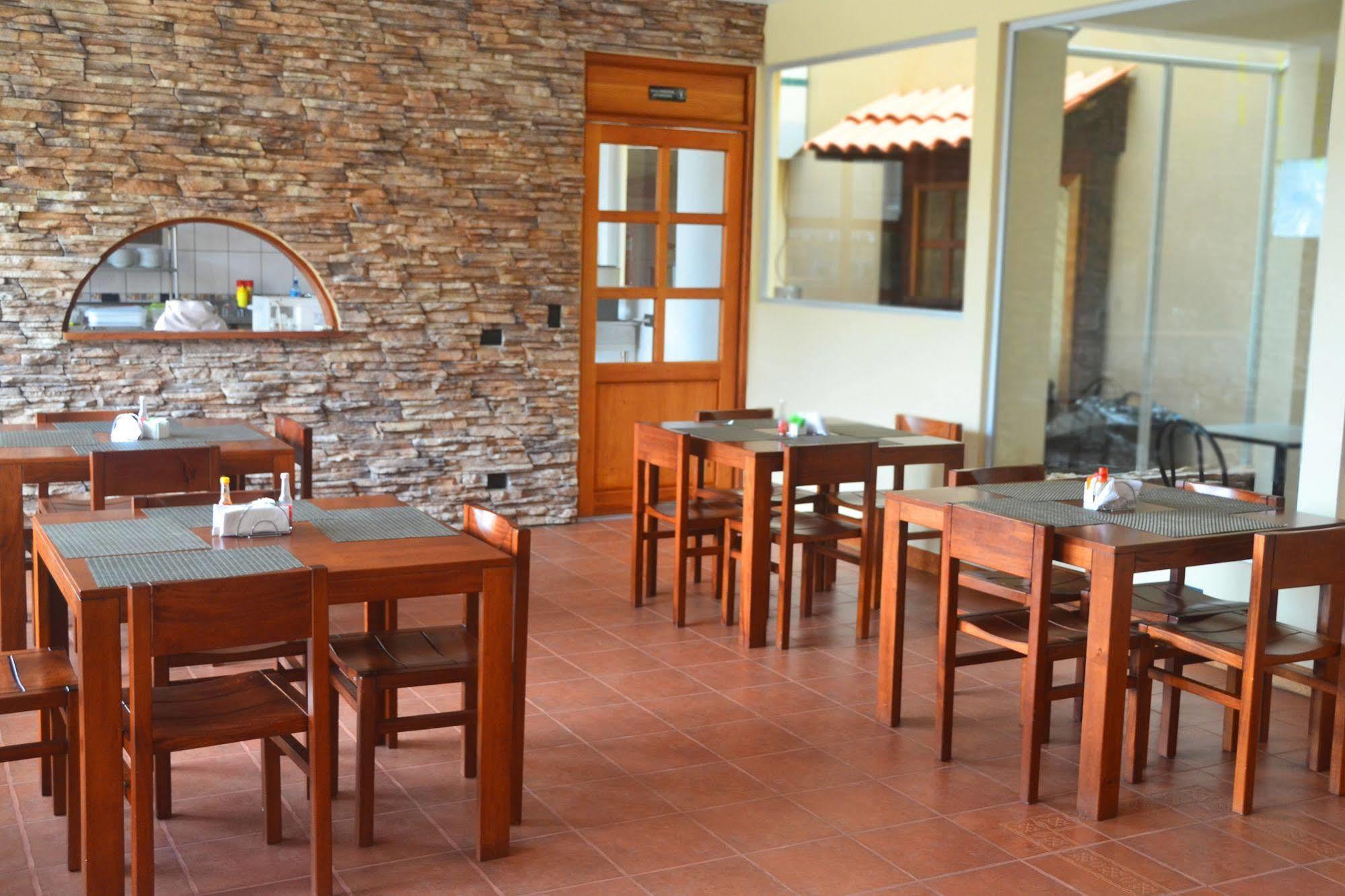 Hotel La Villa Quesada  ภายนอก รูปภาพ