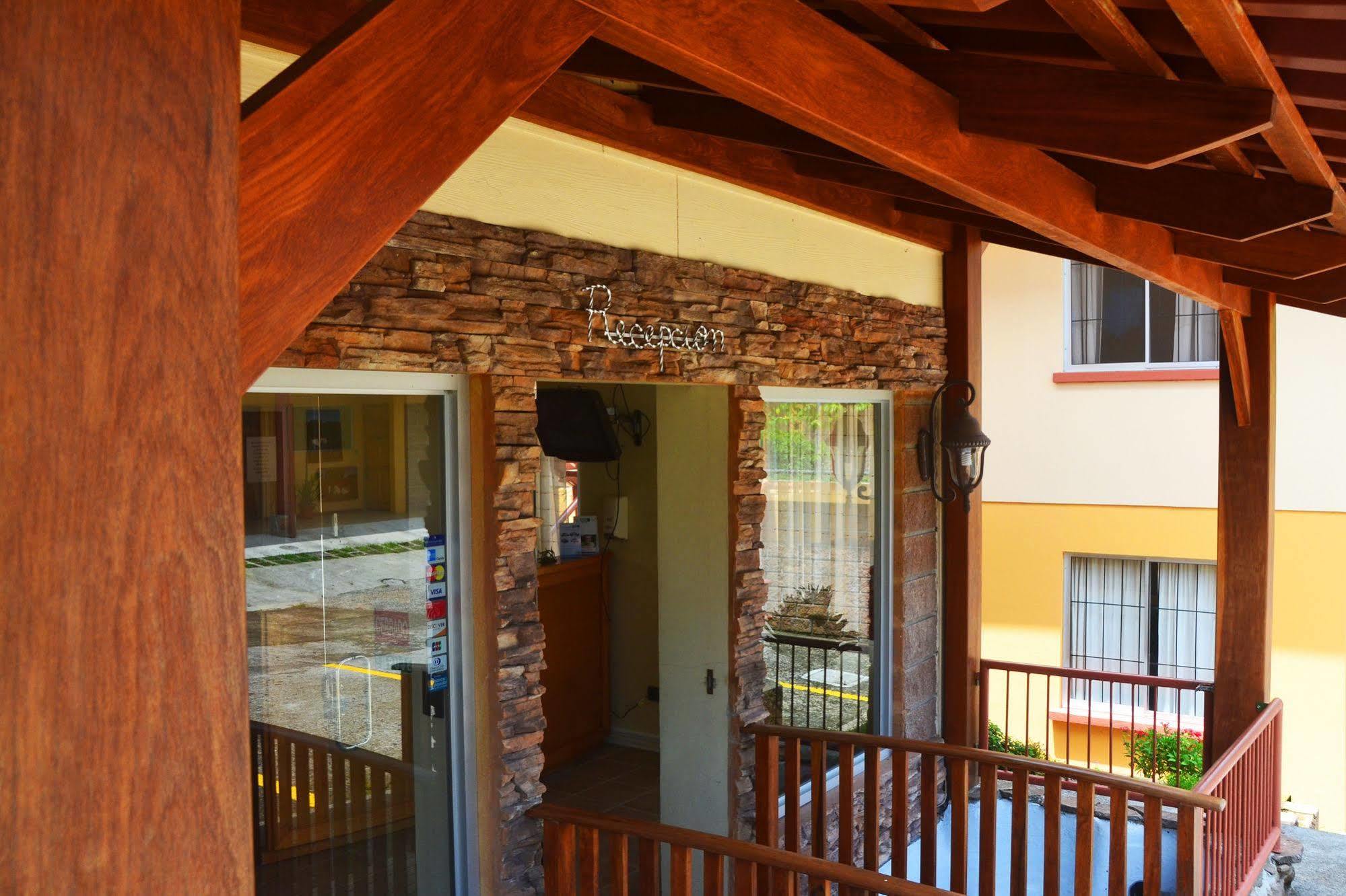 Hotel La Villa Quesada  ภายนอก รูปภาพ