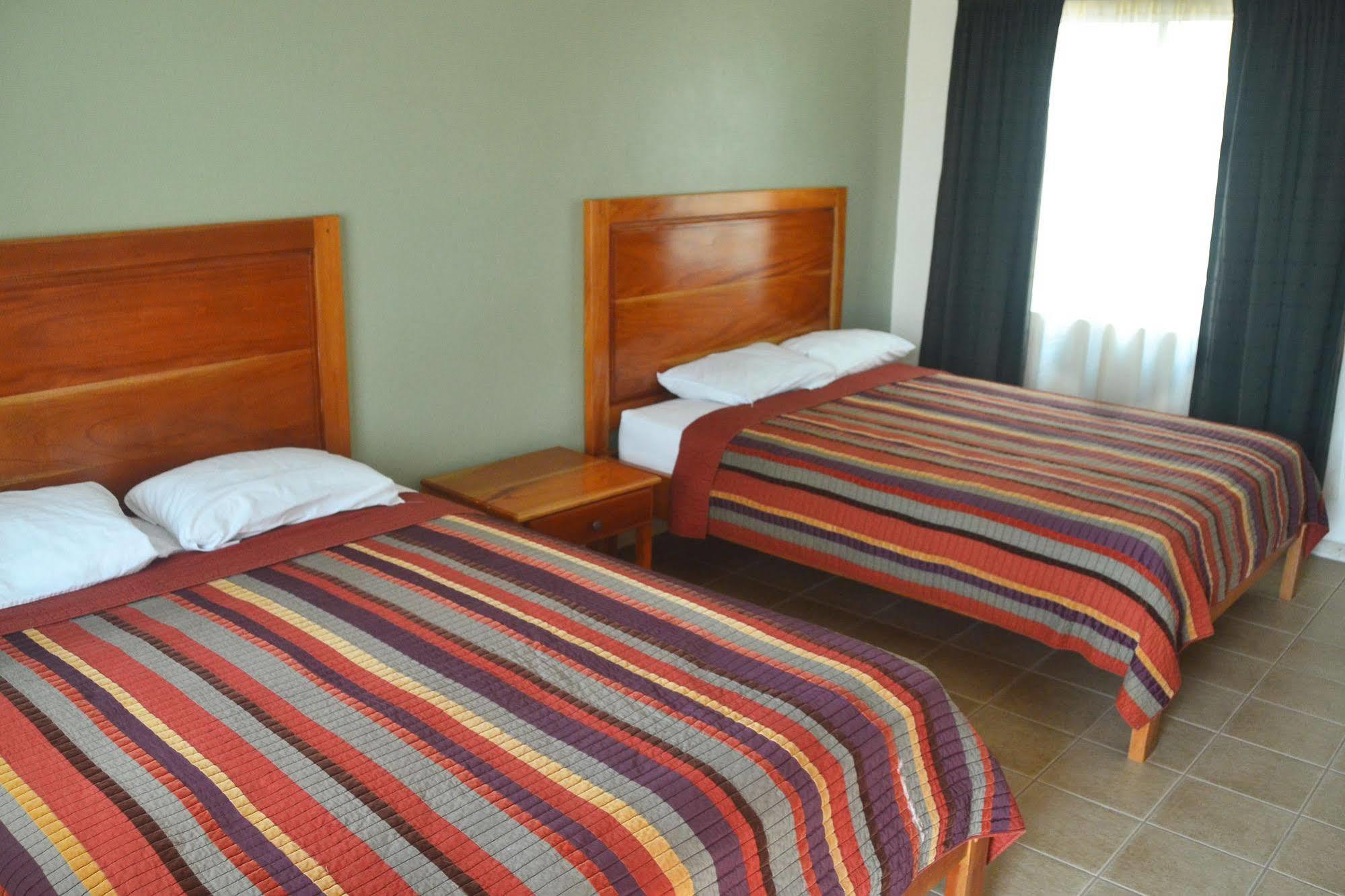 Hotel La Villa Quesada  ภายนอก รูปภาพ